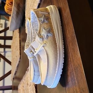 Heydude girls shoes NWOT